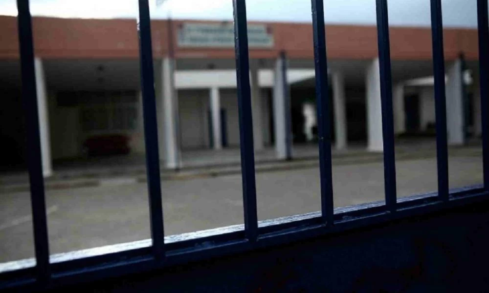Θεσσαλονίκη: Έκρηξη από γκαζάκια σε σχολείο στη Θέρμη